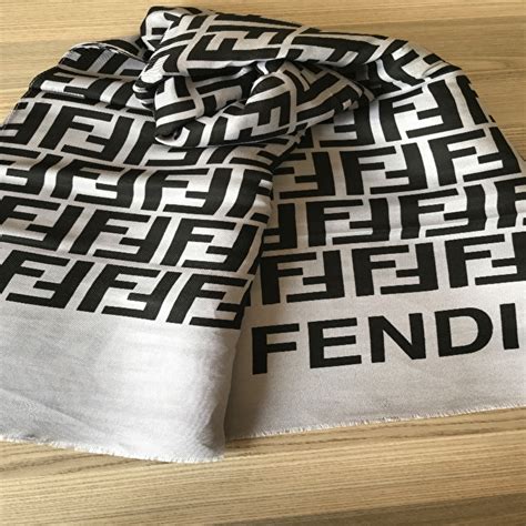 Orjinal Fendi Şal Fendi Şal %20 İndirimli .